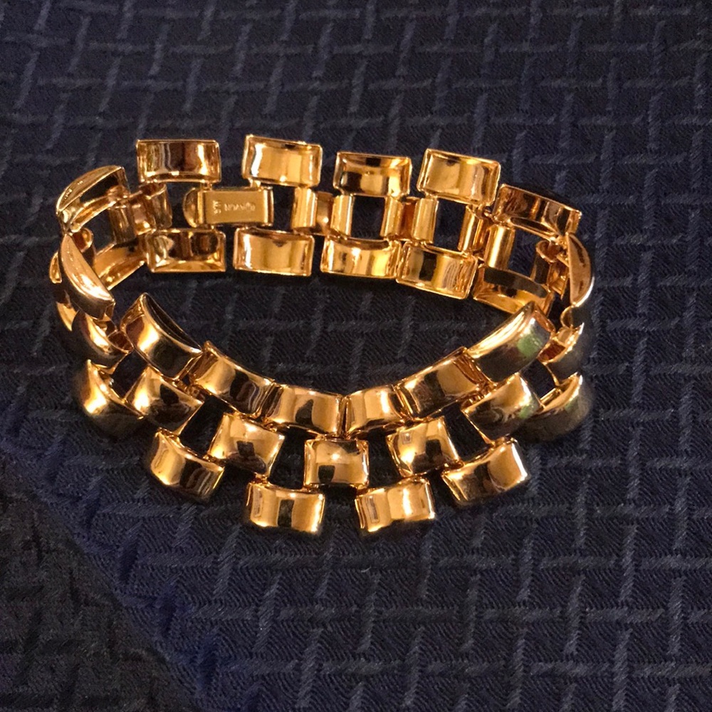 Avon Goldtone Chunky Link Bracelet